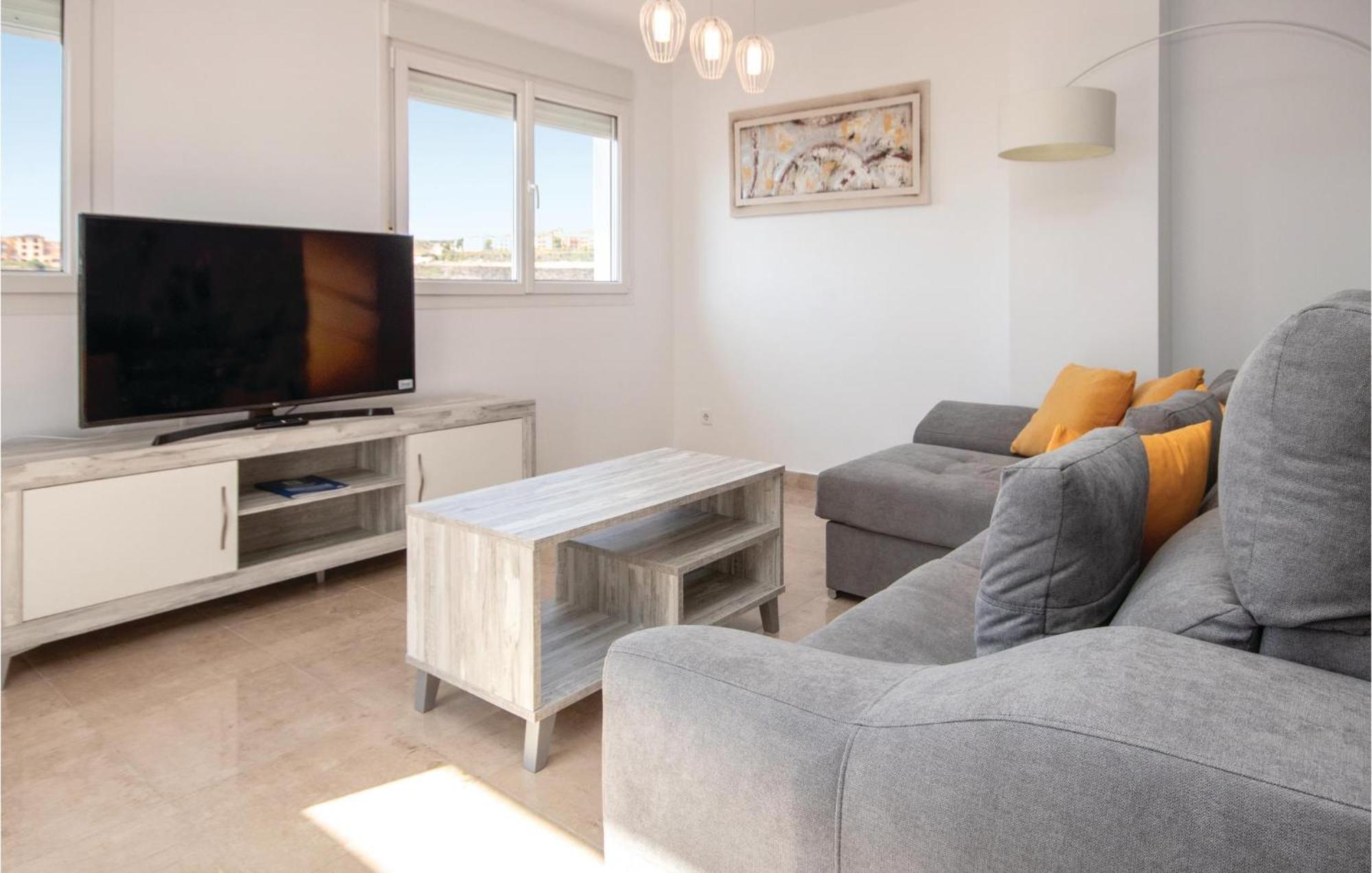 3 Bedroom Amazing Apartment In La Duquesa Castillo de Sabinillas Eksteriør billede